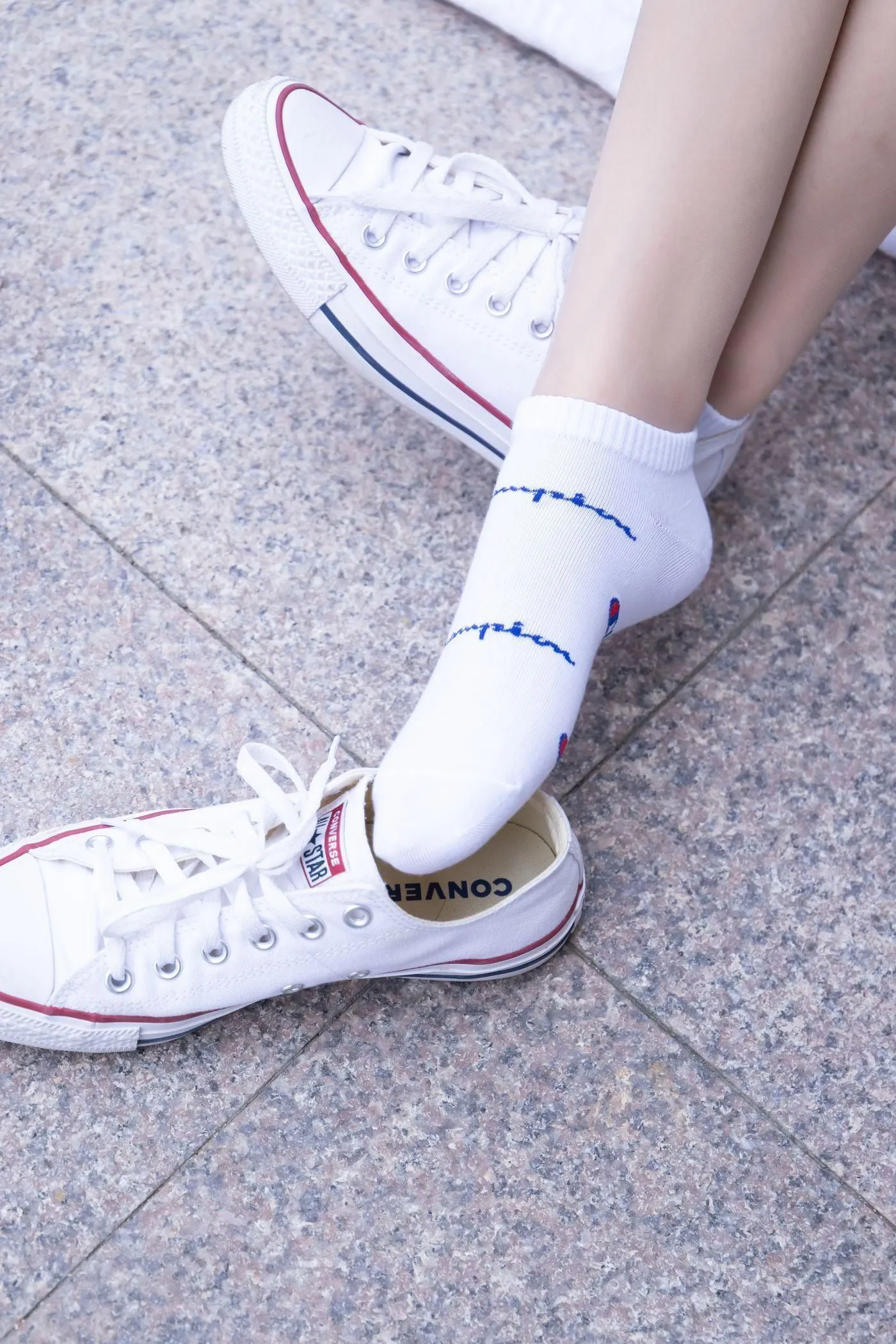 [BoBoSocks袜啵啵]NO.001 小甜豆-帆布鞋、白棉袜、肉丝 [138P]插图3